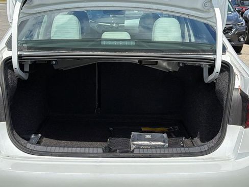 New 2026 Volkswagen Jetta SE image 11