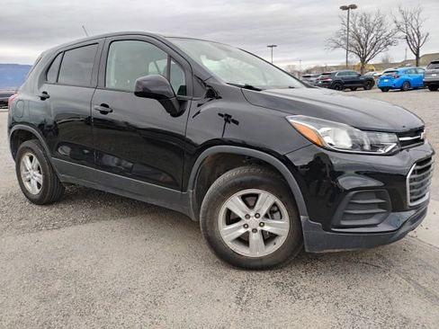 Used 2020 Chevrolet Trax LS w/ Tint and Cruise Package image 4