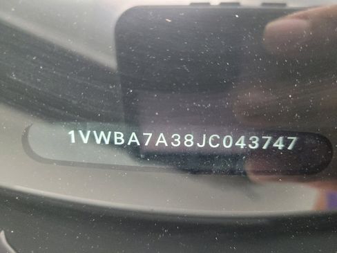 Used 2018 Volkswagen Passat 2.0T SE FWD image 33