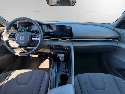Used 2024 Hyundai Elantra SEL image 10