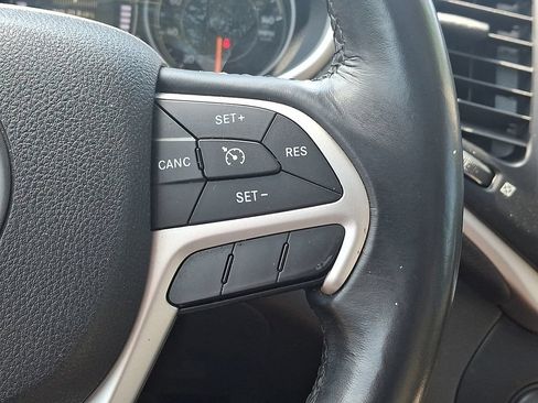 Used 2016 Jeep Cherokee Latitude w/ Comfort/Convenience Group AWD/4WD image 22