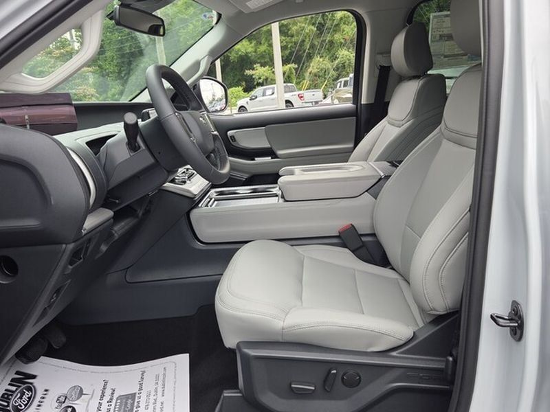 New 2026 Ford Expedition Active RWD image 6