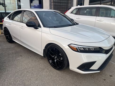 Used 2024 Honda Civic Sport image 3