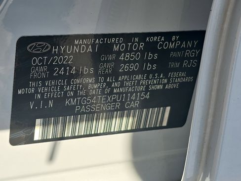 Used 2023 Genesis G70 3.3T image 32