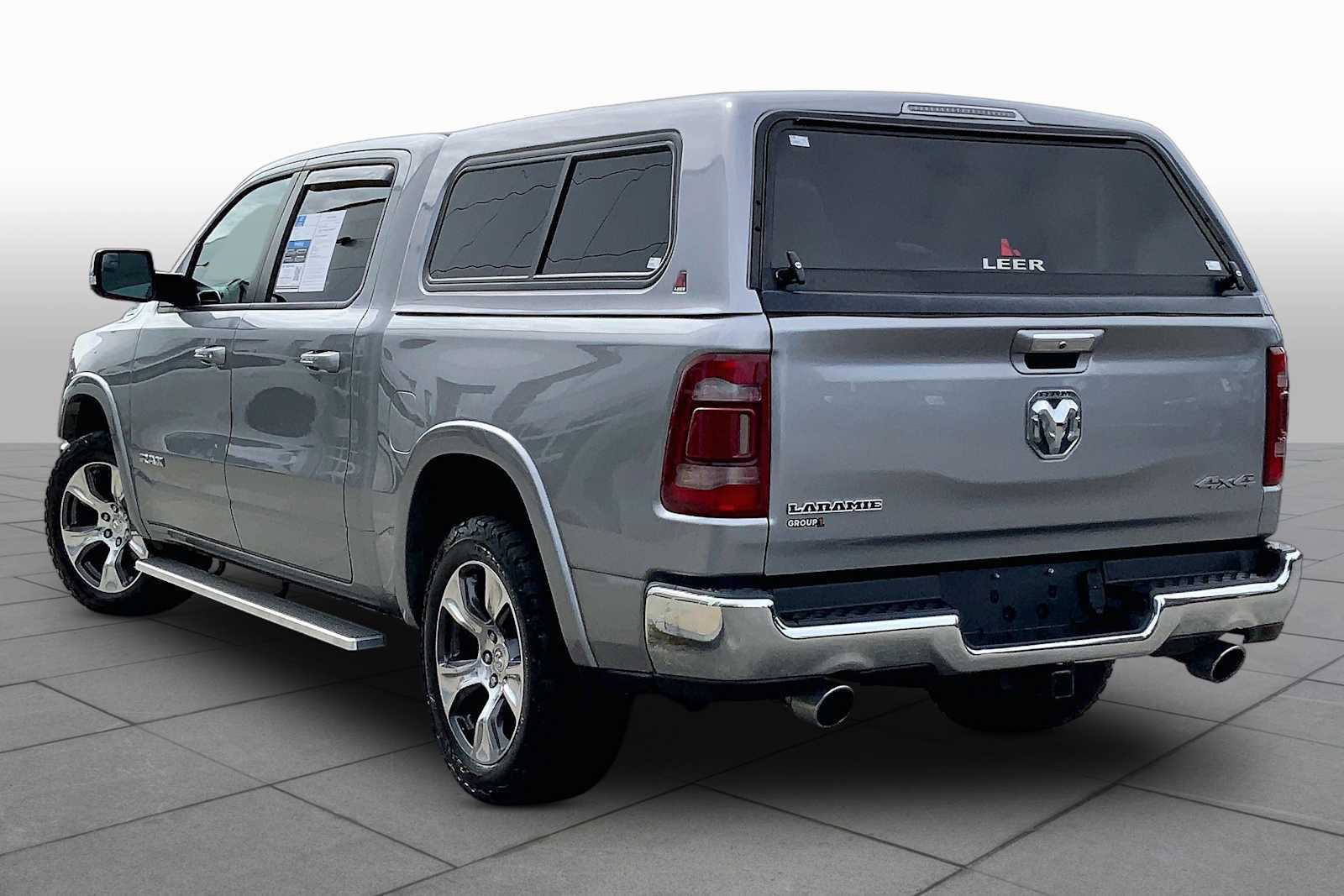 Used 2019 RAM 1500 Laramie AWD/4WD image 4