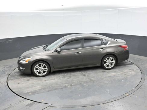 Used 2013 Nissan Altima 3.5 SV w/ Navigation Pkg FWD image 14