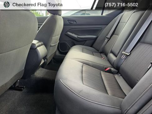 Used 2025 Nissan Altima 2.5 SV FWD image 15