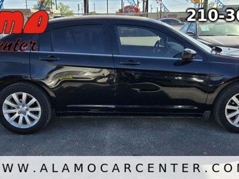 Used 2013 Chrysler 200 Touring image 6