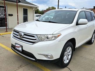 Used 2012 Toyota Highlander SE image 1