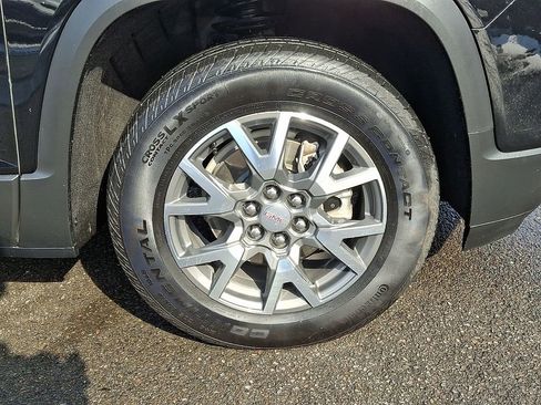 Certified 2023 GMC Acadia SLE w/ Driver Convenience Package image 8