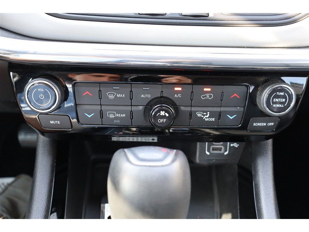 Used 2022 Jeep Compass Limited w/ Elite Group AWD/4WD image 28