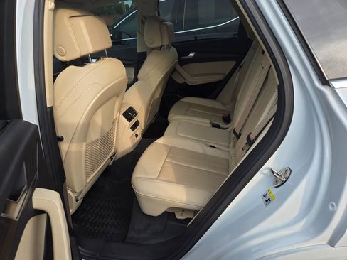 Used 2021 Audi Q5 Prestige w/ Prestige Package image 8