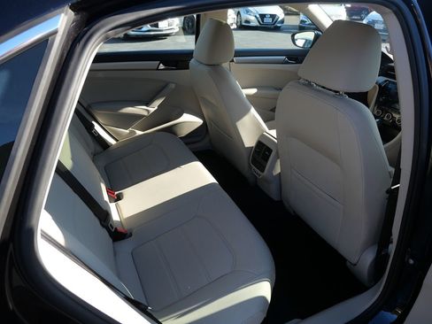 Used 2020 Volkswagen Passat 2.0T SE image 26