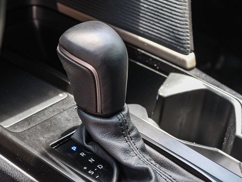 Used 2025 Toyota Camry SE FWD image 19