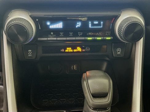 Certified 2025 Toyota RAV4 LE FWD image 22