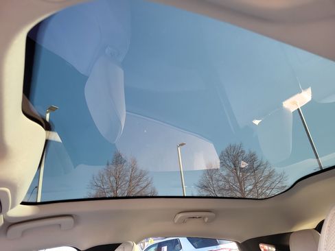 Used 2022 Ford Mustang Mach-E Premium image 13