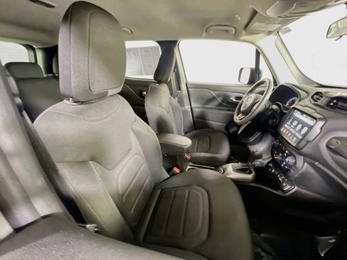 Used 2022 Jeep Renegade Latitude AWD/4WD image 26