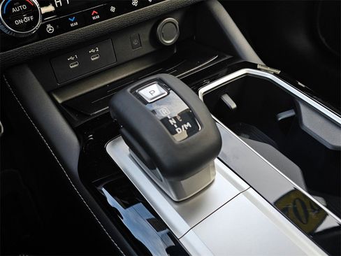 New 2026 Mitsubishi Outlander SEL image 23