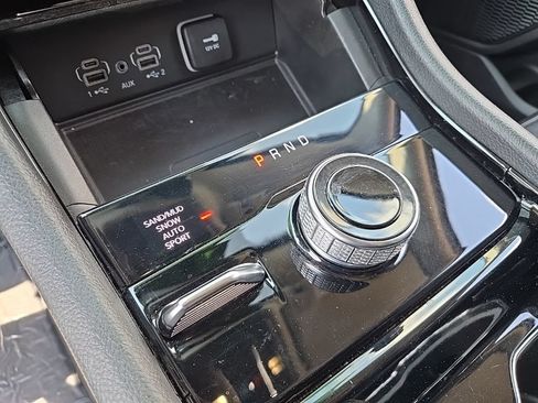 Certified 2023 Jeep Grand Cherokee Limited w/ Luxury Tech Group II AWD/4WD image 23