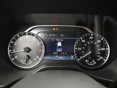 Used 2024 Nissan Titan SV w/ SV Convenience Package image 17