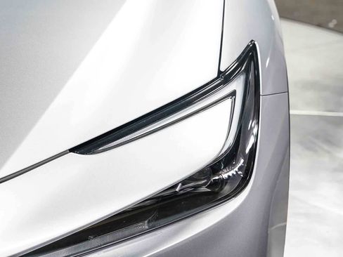 Used 2025 Toyota Prius LE FWD image 7