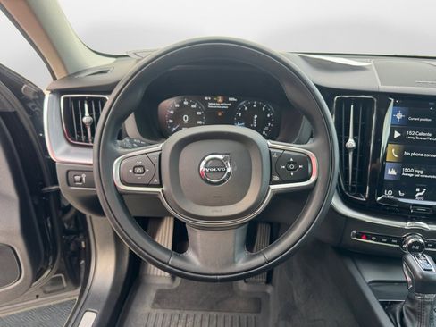 Used 2020 Volvo XC60 T5 Momentum FWD image 13