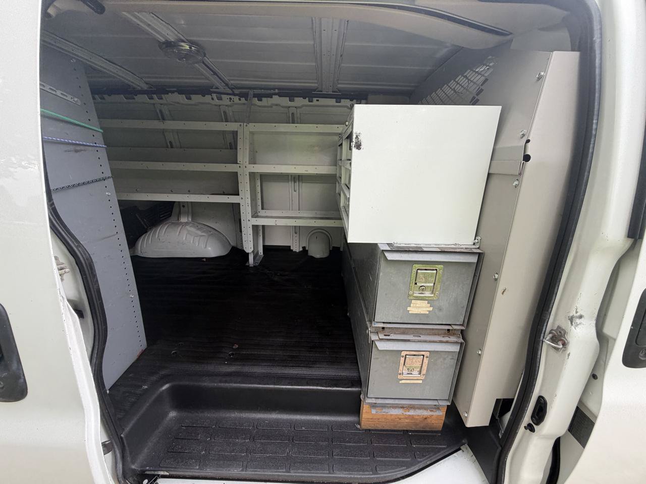 Used 2013 Chevrolet Express 1500 AWD image 16