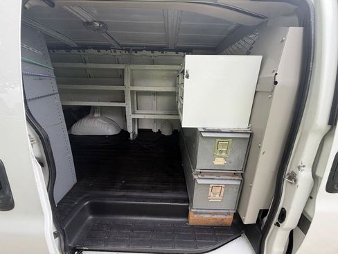 Used 2013 Chevrolet Express 1500 AWD image 16