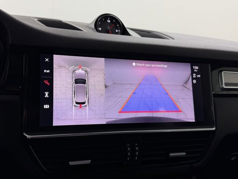 Certified 2023 Porsche Cayenne Platinum Edition image 47