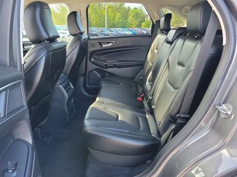Used 2022 Ford Edge Titanium AWD/4WD image 19