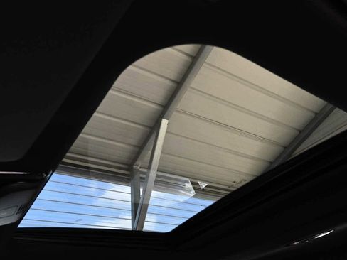 New 2026 BMW 330i Sedan w/ M Sport Package image 17