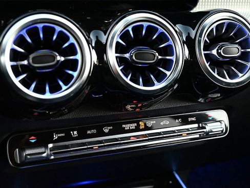 Certified 2022 Mercedes-Benz GLB 250 image 25