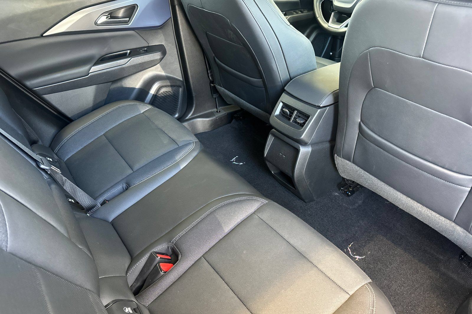 Used 2024 Chevrolet Equinox EV LT FWD image 18