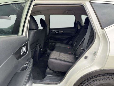 Used 2019 Nissan Rogue SV FWD image 38