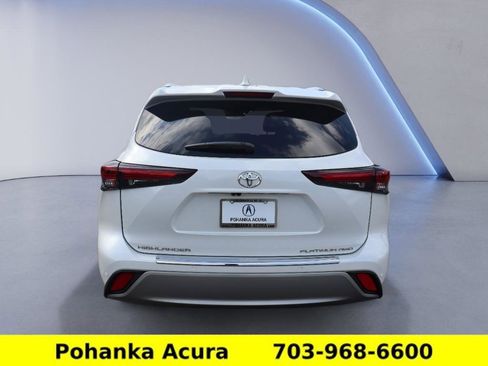 Used 2025 Toyota Highlander Platinum AWD/4WD image 6