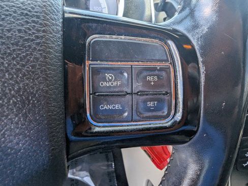 Used 2019 Dodge Grand Caravan SXT FWD image 15