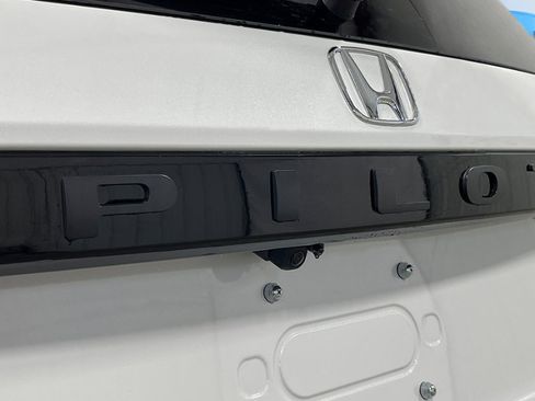 New 2025 Honda Pilot EX-L image 6