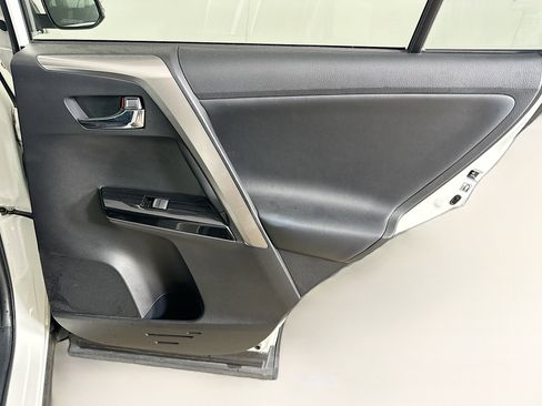 Used 2016 Toyota RAV4 Limited AWD/4WD image 32
