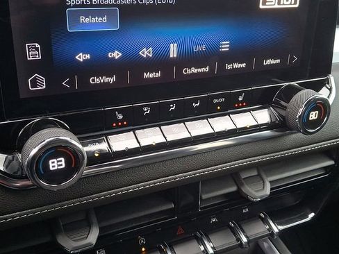 Used 2023 Chevrolet Colorado LT w/ LT Convenience Package II image 18