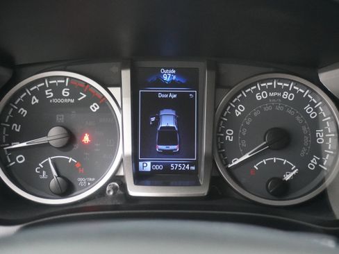 Used 2020 Toyota Tacoma Limited AWD/4WD image 17