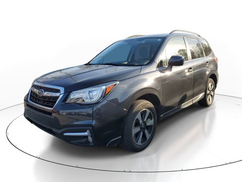 Used 2018 Subaru Forester 2.5i Limited image 3