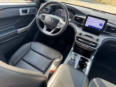 Used 2023 Ford Explorer XLT w/ Equipment Group 202A image 13