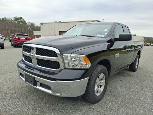 Used 2024 RAM 1500 Classic SLT image 4