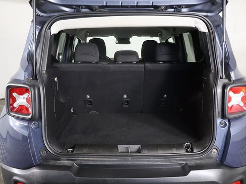 Used 2020 Jeep Renegade Latitude AWD/4WD image 15