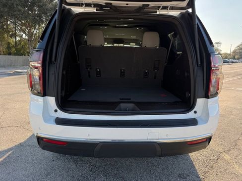 Used 2024 Chevrolet Suburban LT image 14
