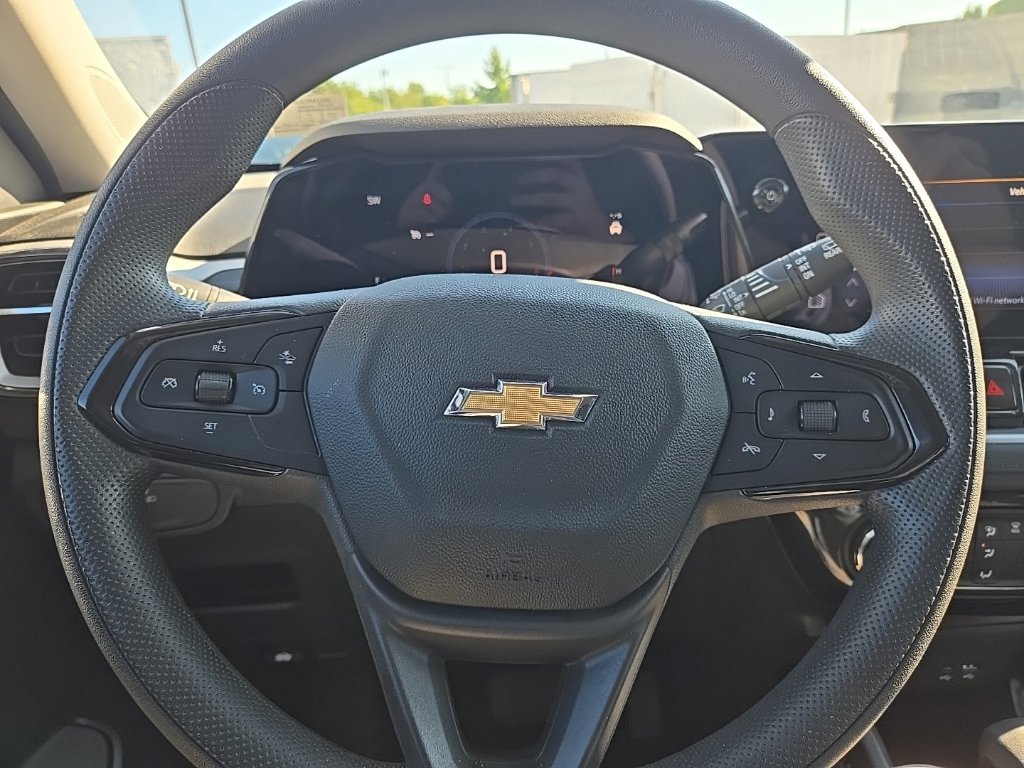 Used 2024 Chevrolet TrailBlazer LT AWD/4WD image 15