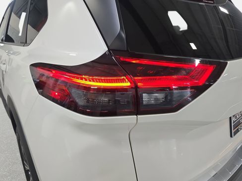 Used 2022 Nissan Rogue SV FWD image 31