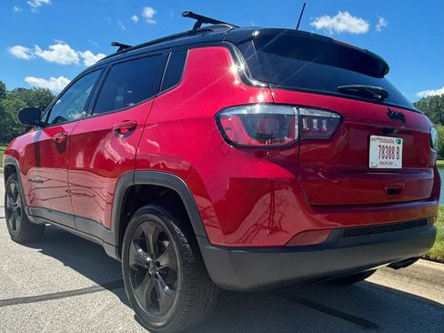 Used 2018 Jeep Compass Latitude w/ Popular Equipment Group FWD image 5