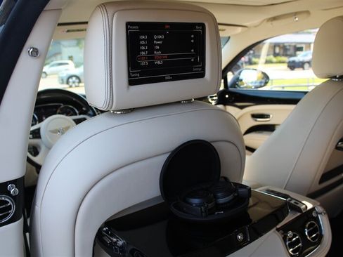 Used 2013 Bentley Mulsanne RWD image 32