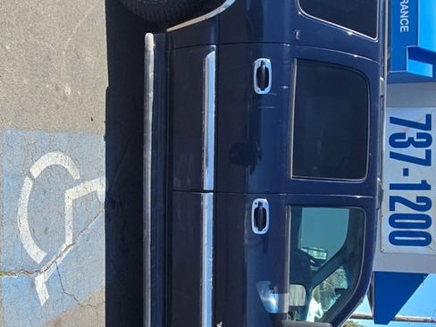 Used 2006 GMC Yukon XL SLT w/ SLT Preferred Equipment Group image 9